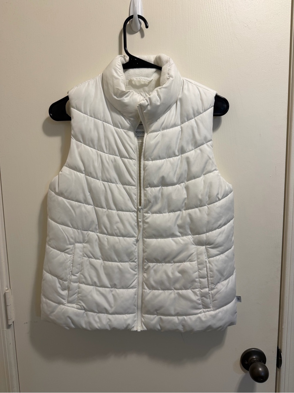 Gap Sleeveless Puffer Vest - White